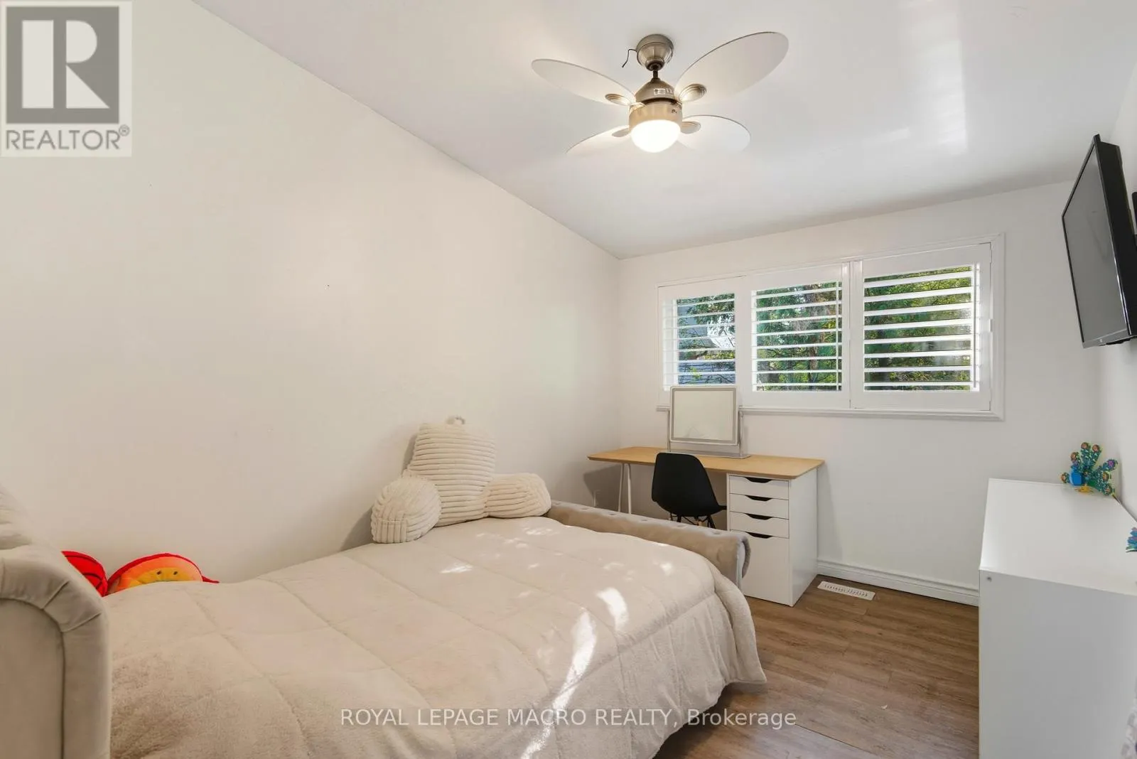 17 CARMEN AVENUE