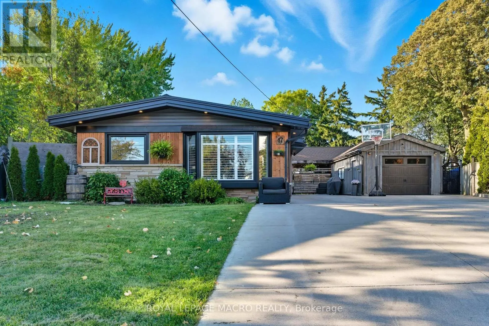 17 CARMEN AVENUE