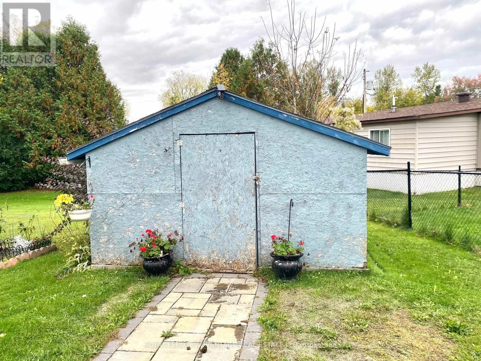 15 SADDLE AVENUE