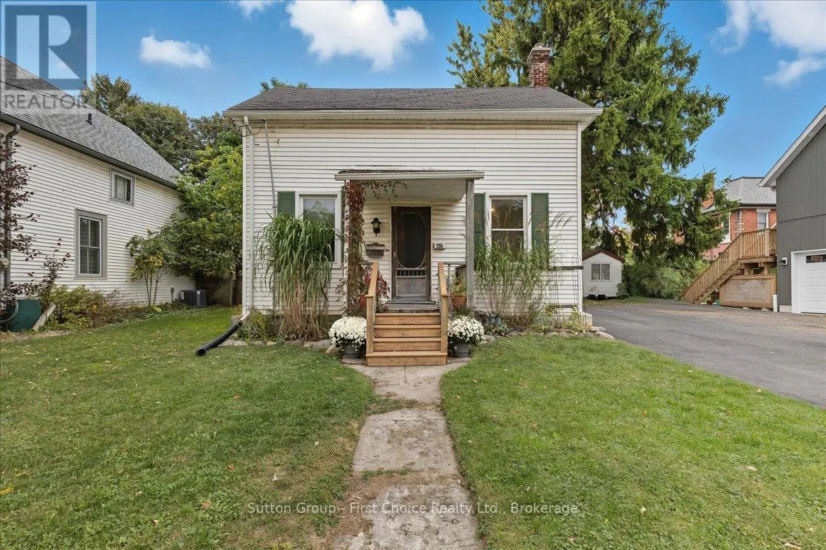 235 WELLINGTON STREET