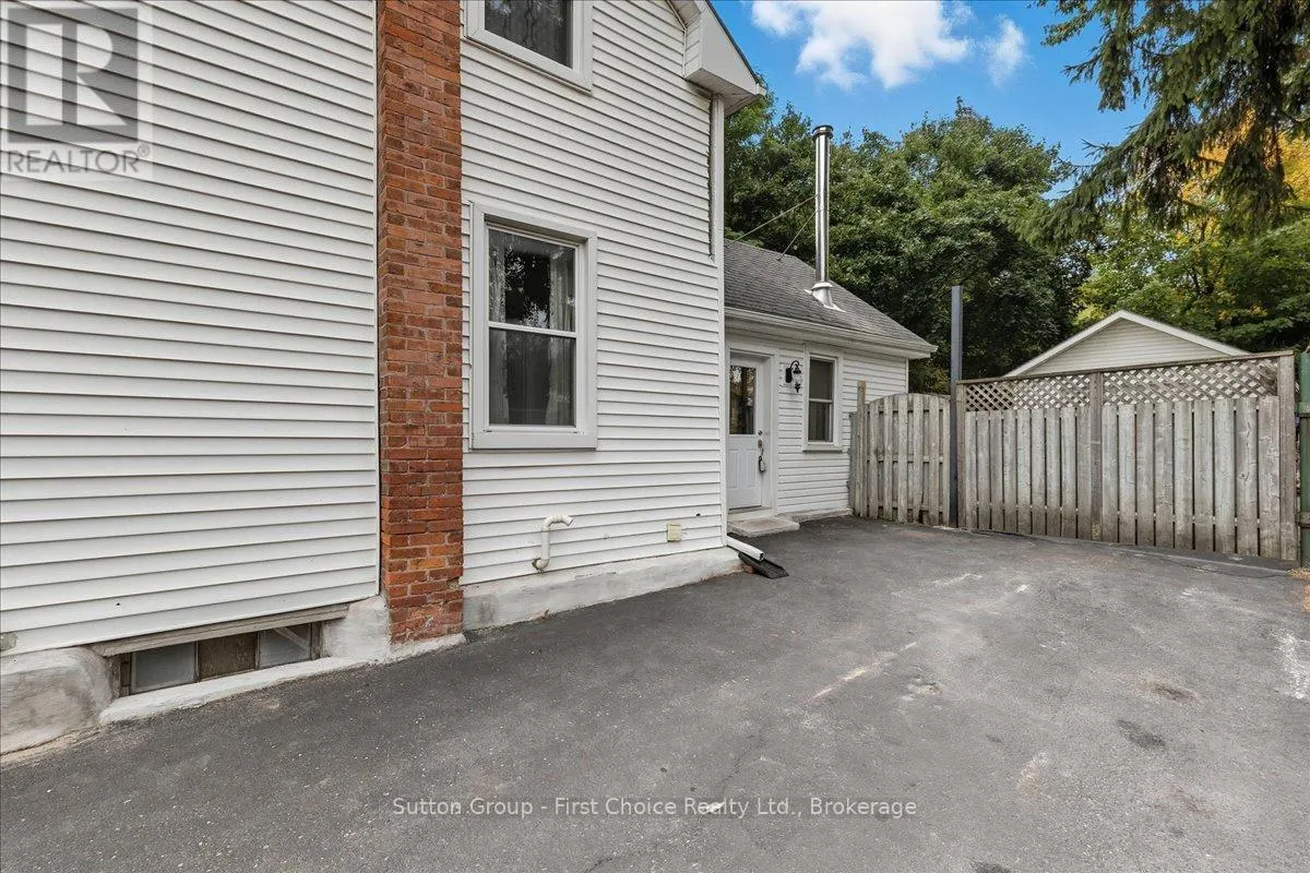 235 WELLINGTON STREET