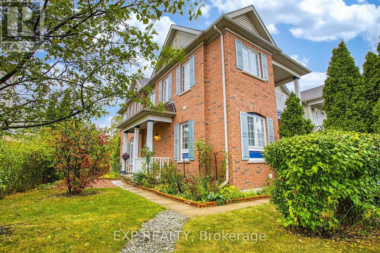 15 CHLOE STREET
