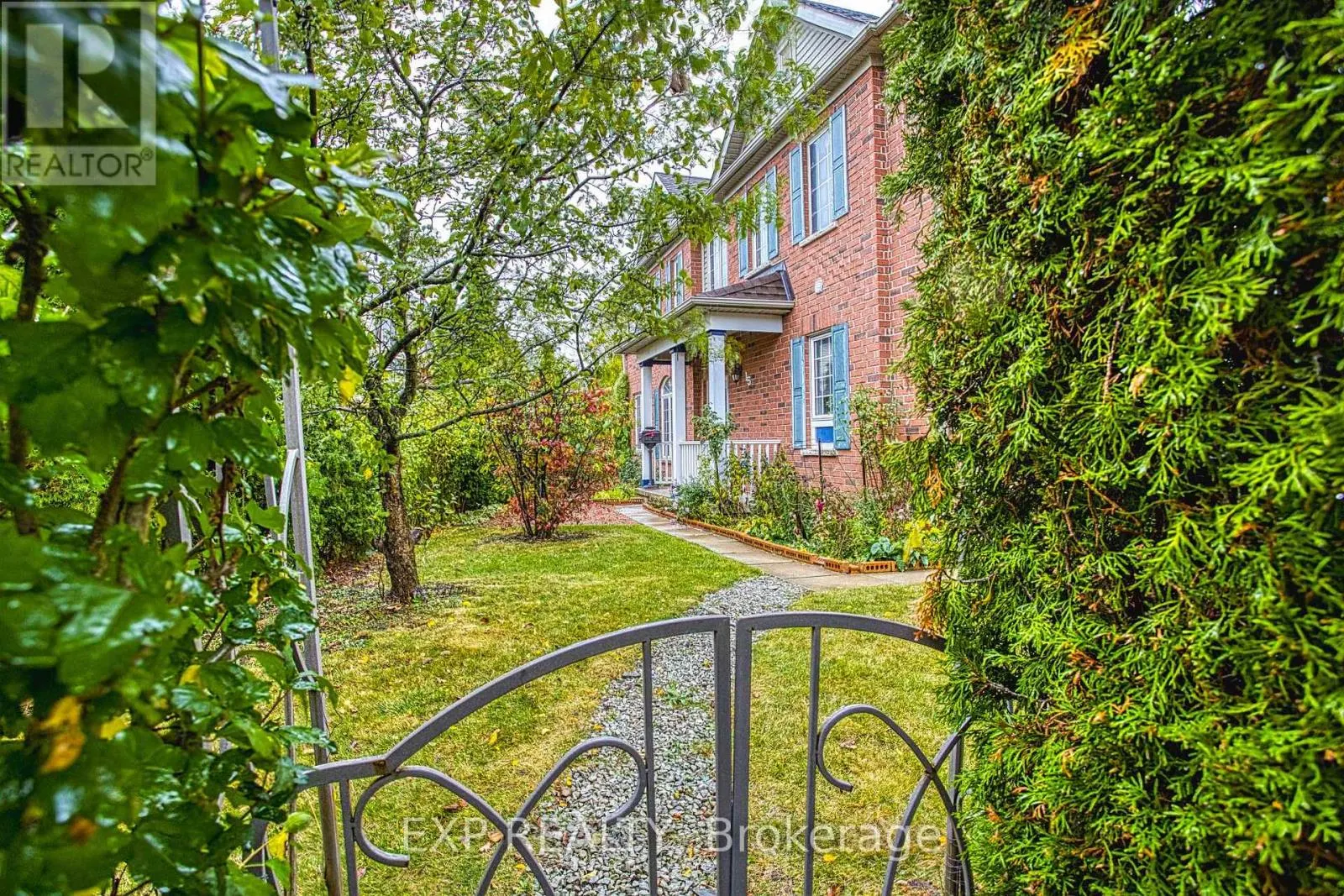 15 CHLOE STREET