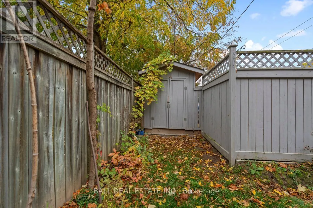 597 GILMOUR STREET