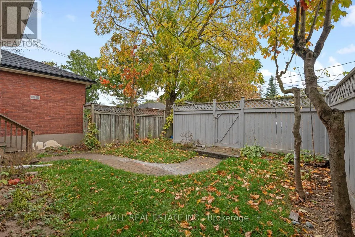 597 GILMOUR STREET