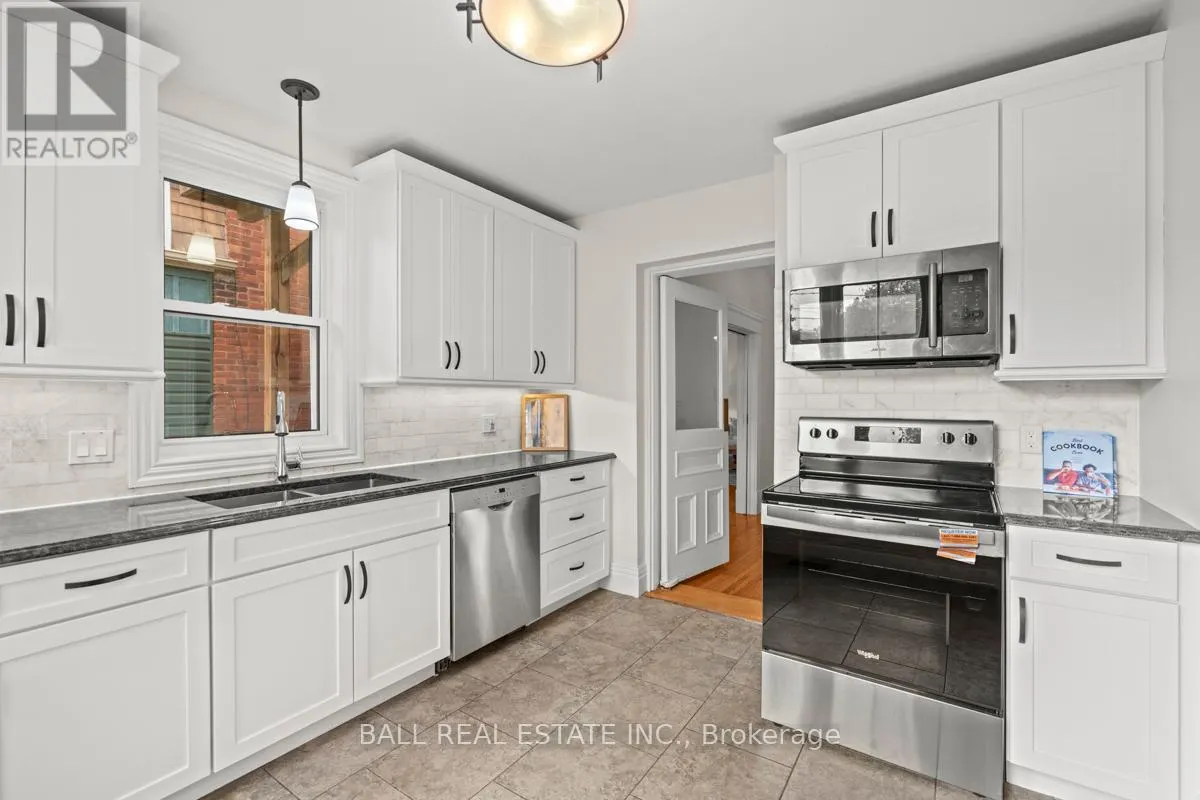 597 GILMOUR STREET