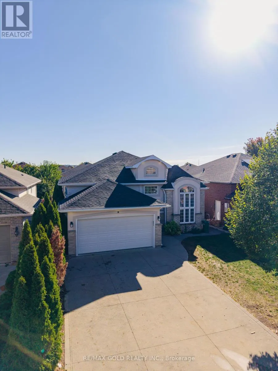 4640 HELSINKI CRESCENT