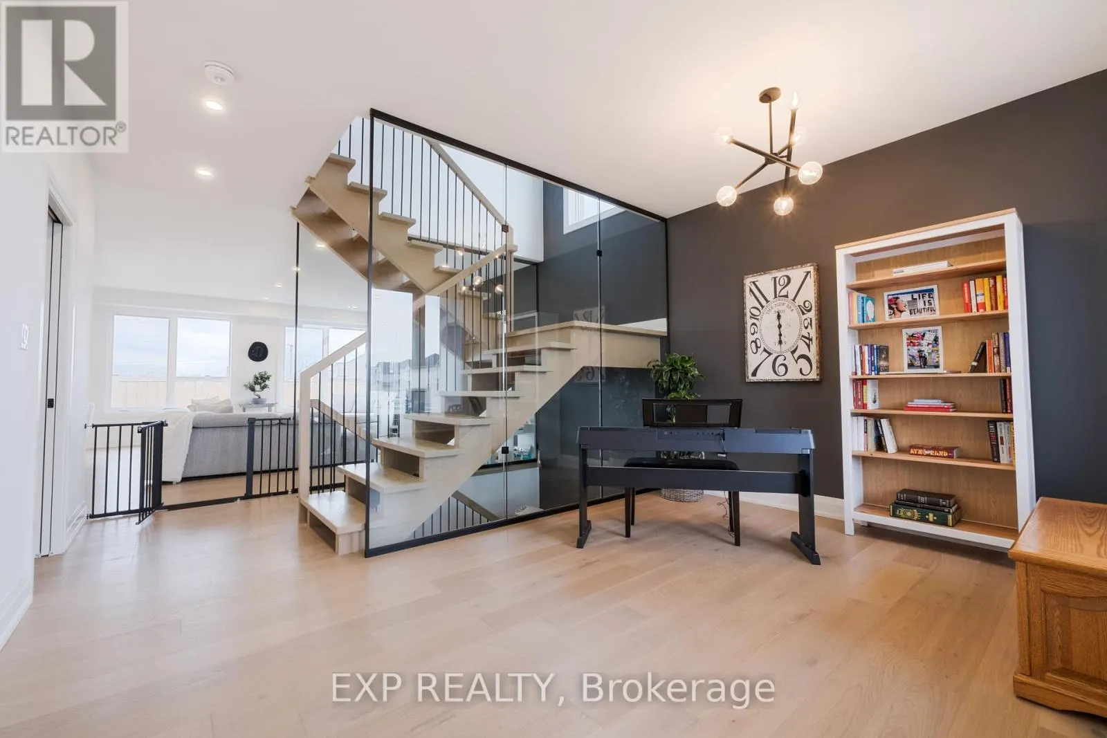 81 HOMESTEAD WAY