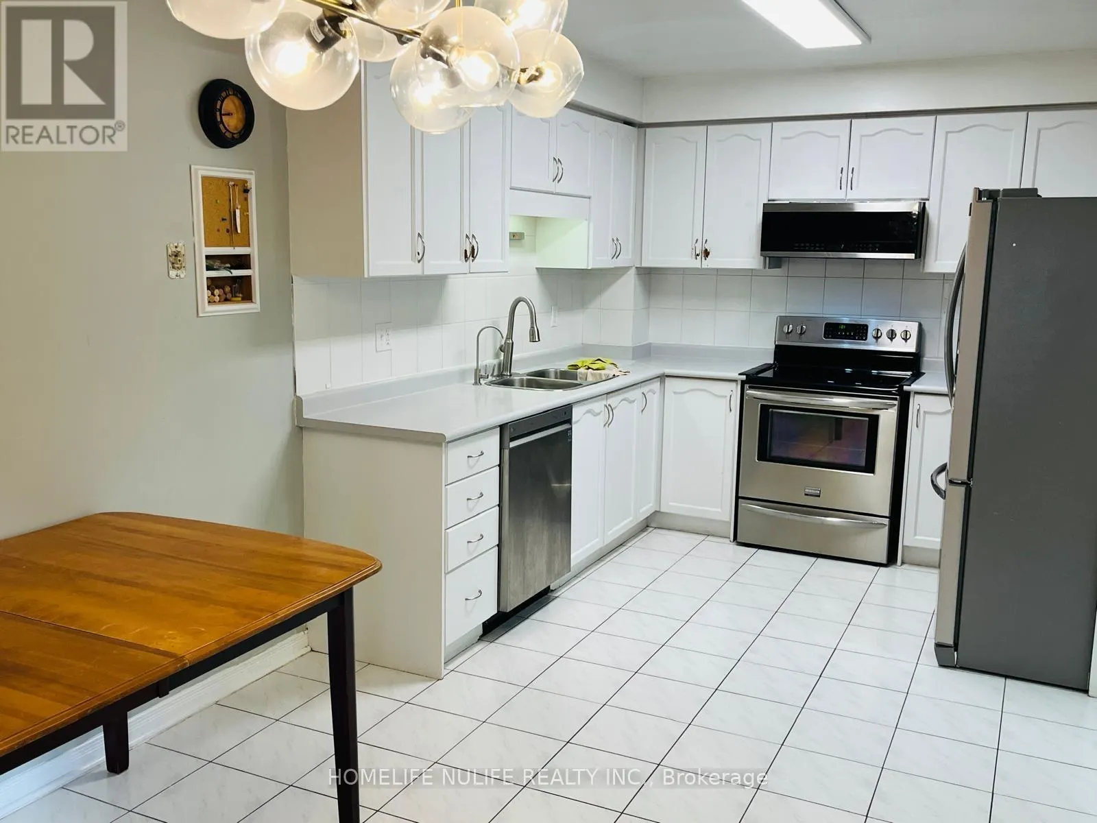 114 FELLOWES CRESCENT
