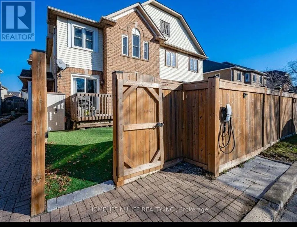 114 FELLOWES CRESCENT