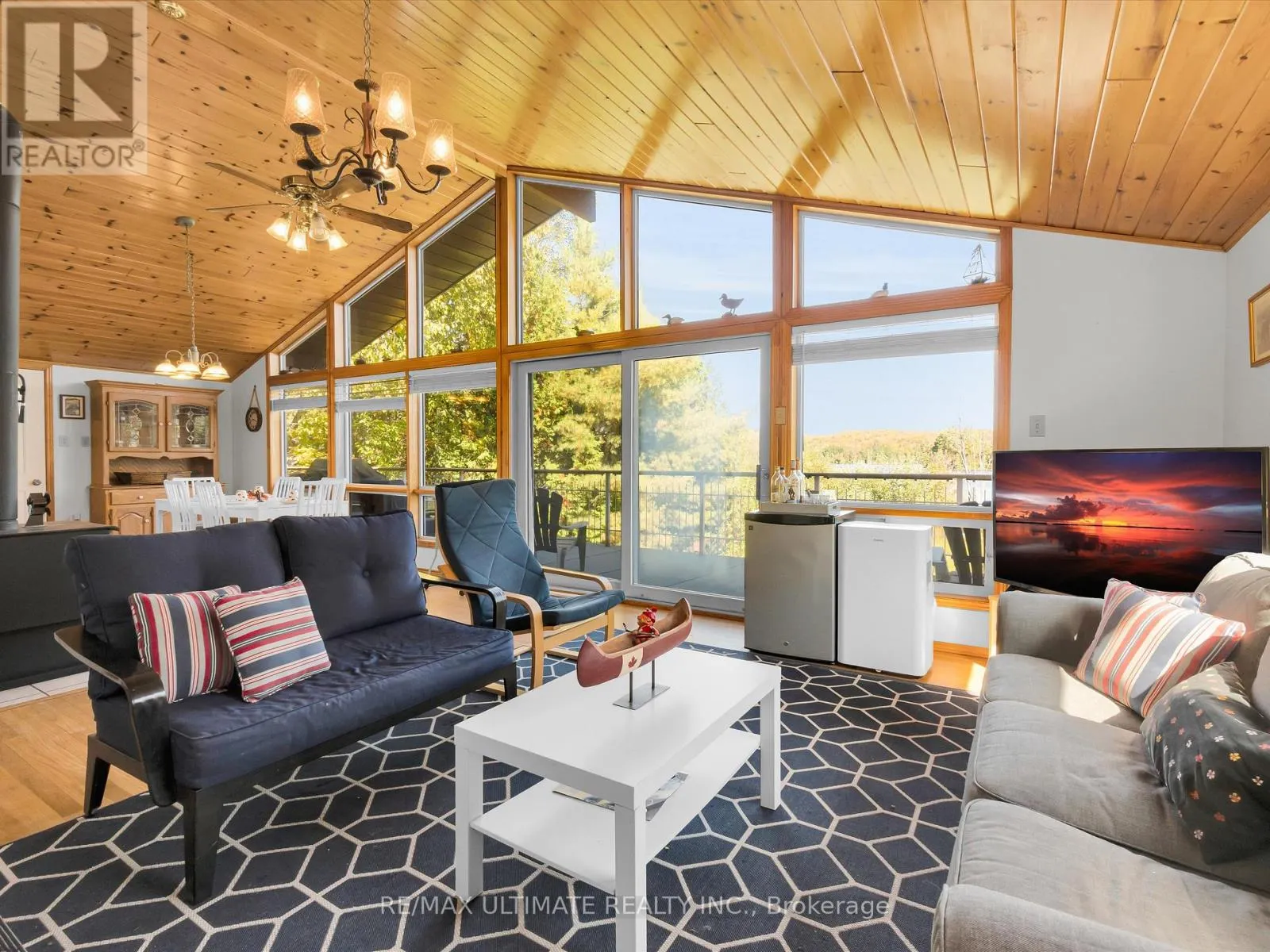 343 SHERWOOD DRIVE
