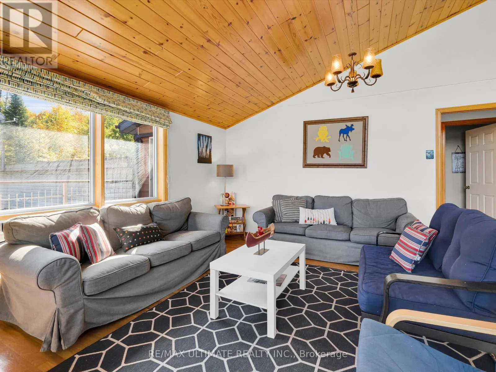 343 SHERWOOD DRIVE
