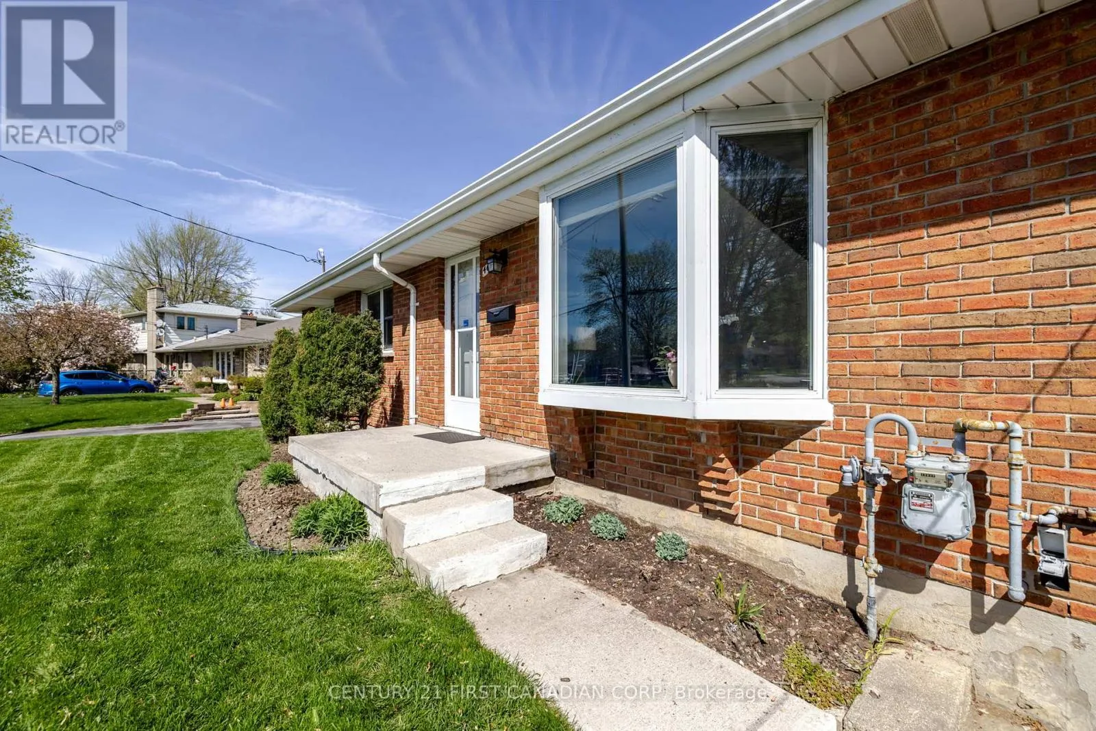460 BEACHWOOD AVENUE
