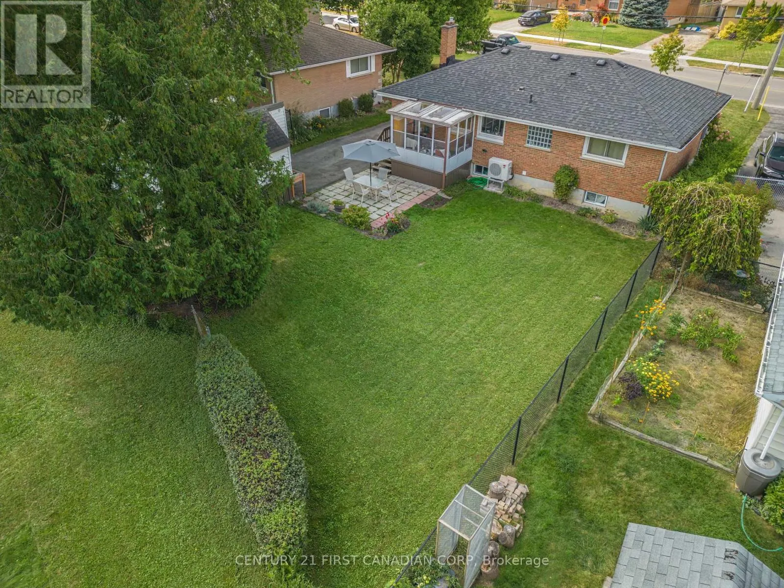 460 BEACHWOOD AVENUE