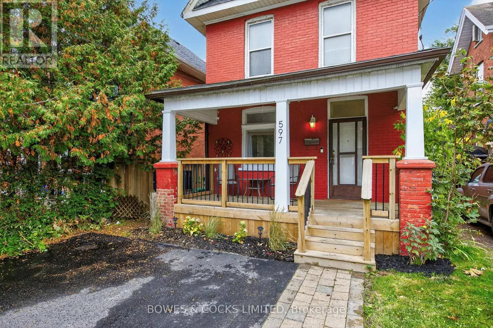 597 BOLIVAR STREET
