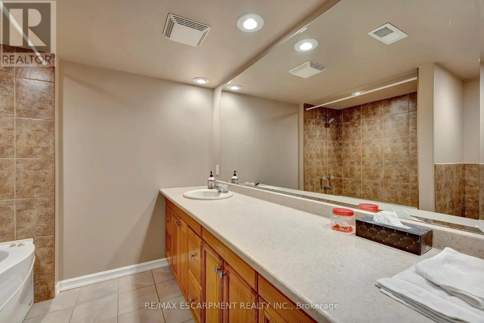 131 EAST 42ND STREET