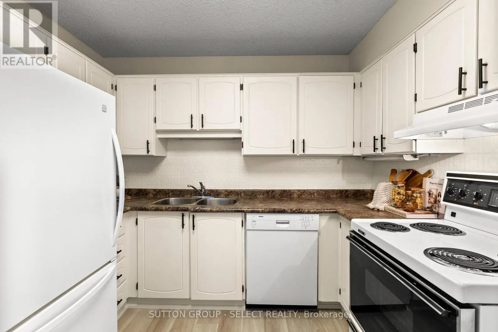 S01702 - 380 KING STREET, #S01702