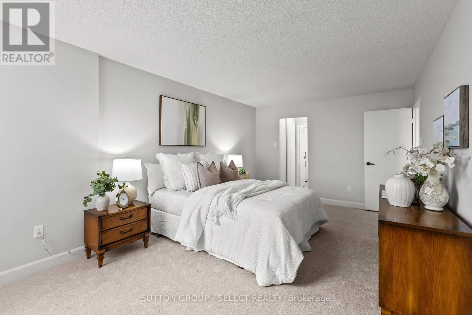S01702 - 380 KING STREET, #S01702