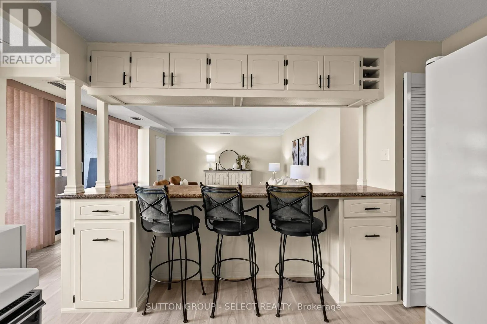 S01702 - 380 KING STREET, #S01702
