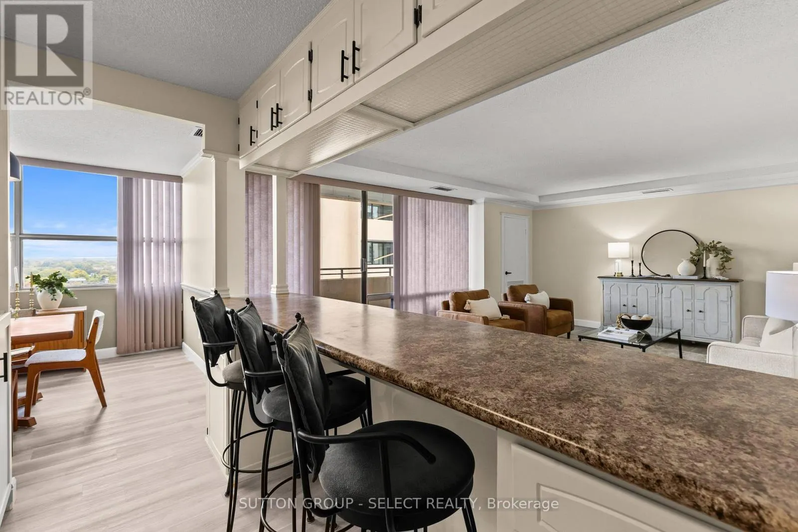 S01702 - 380 KING STREET, #S01702