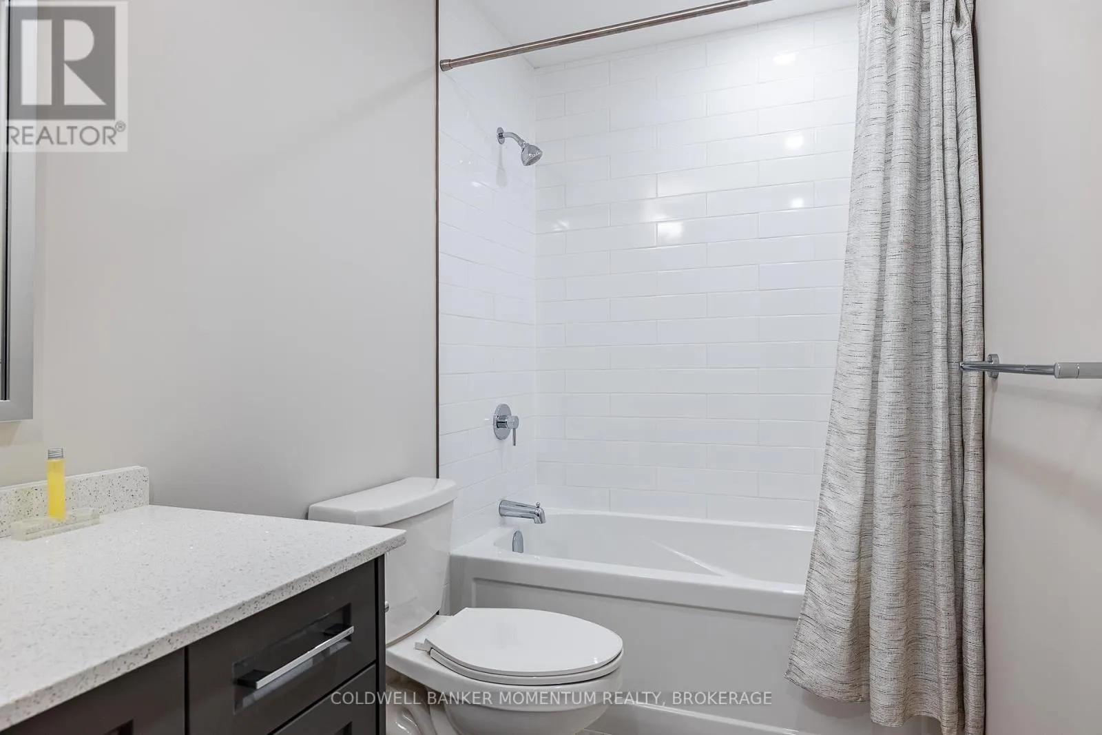 403 - 118 WEST STREET, #403