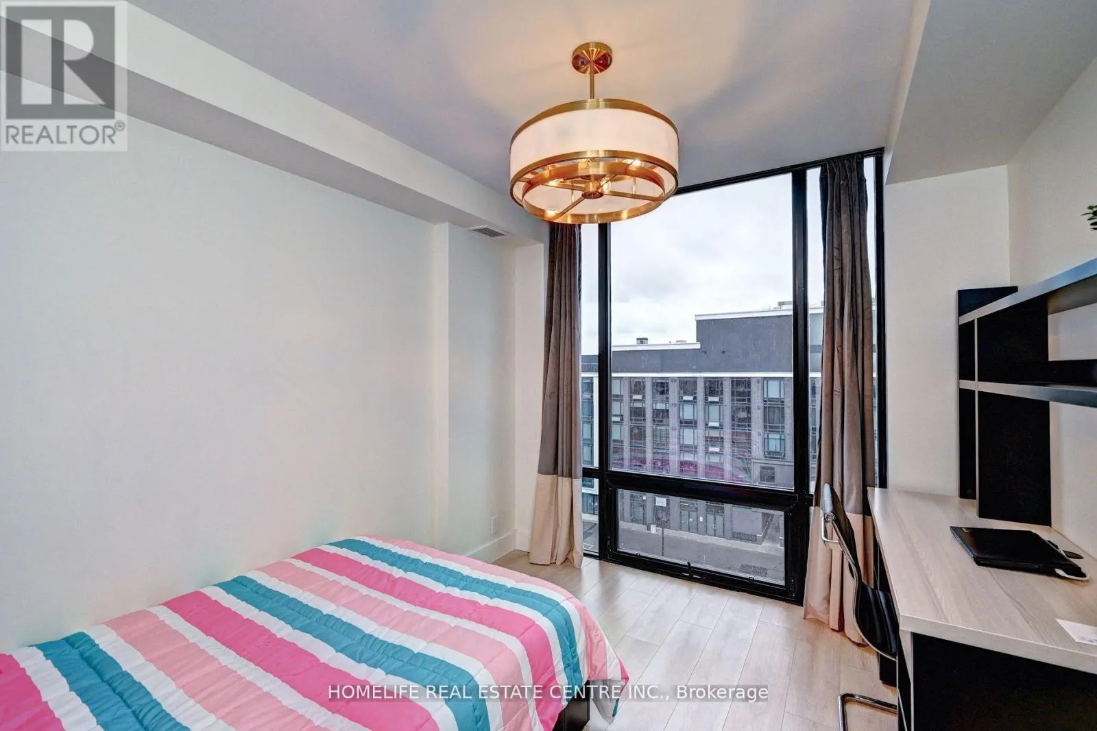 730 - 145 COLUMBIA STREET W
