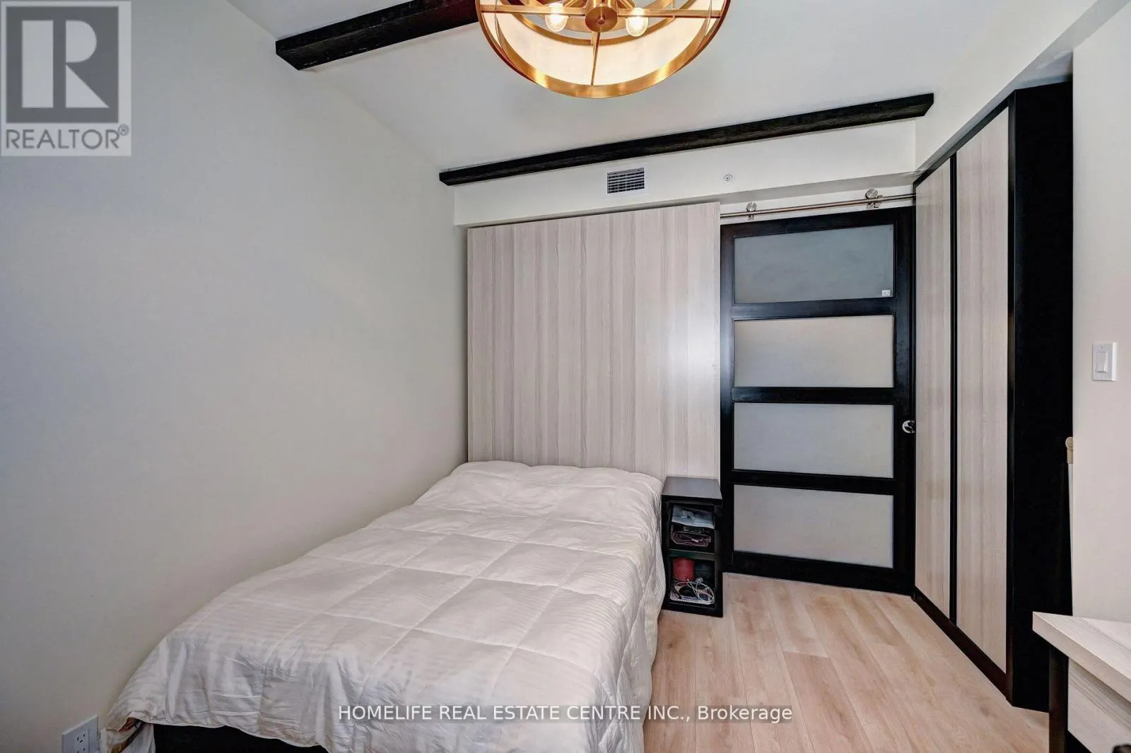 730 - 145 COLUMBIA STREET W