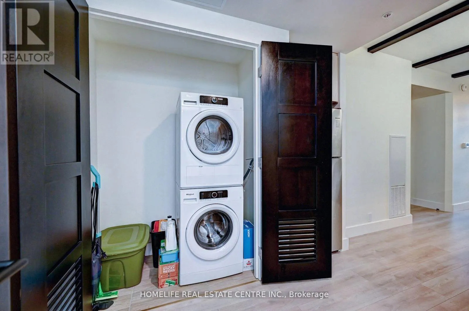 730 - 145 COLUMBIA STREET W