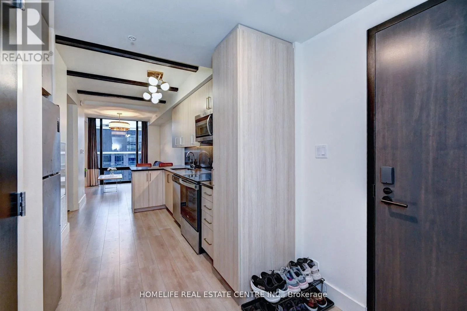 730 - 145 COLUMBIA STREET W