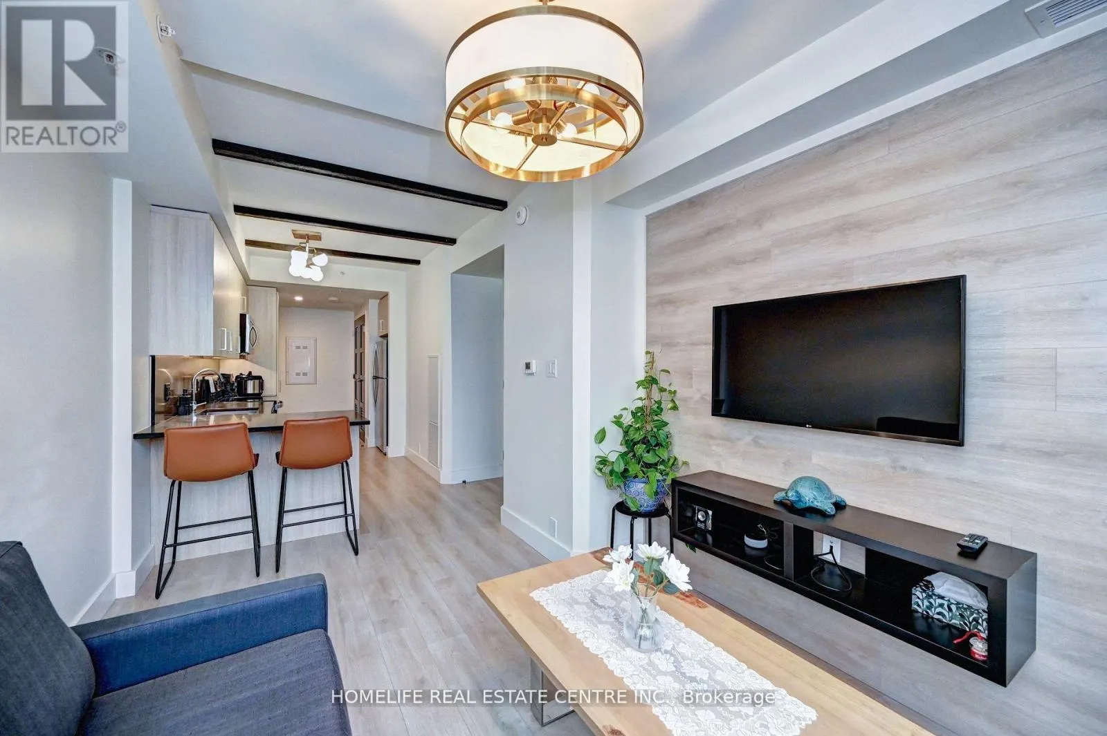 730 - 145 COLUMBIA STREET W