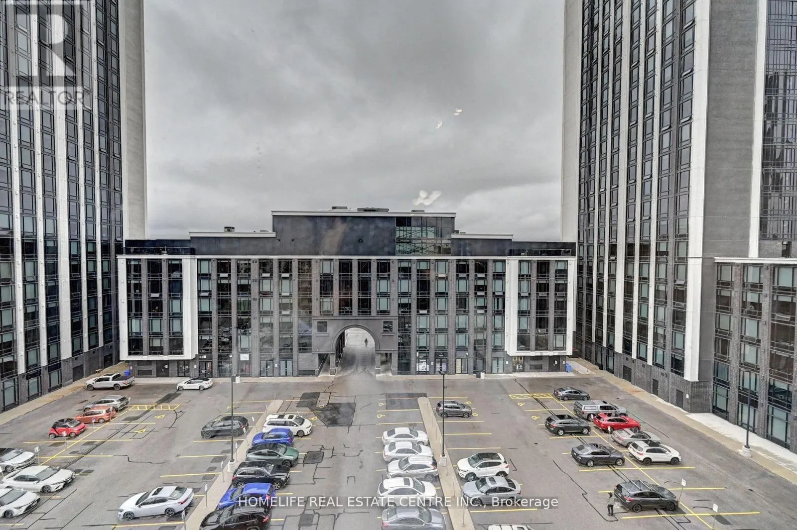 730 - 145 COLUMBIA STREET W
