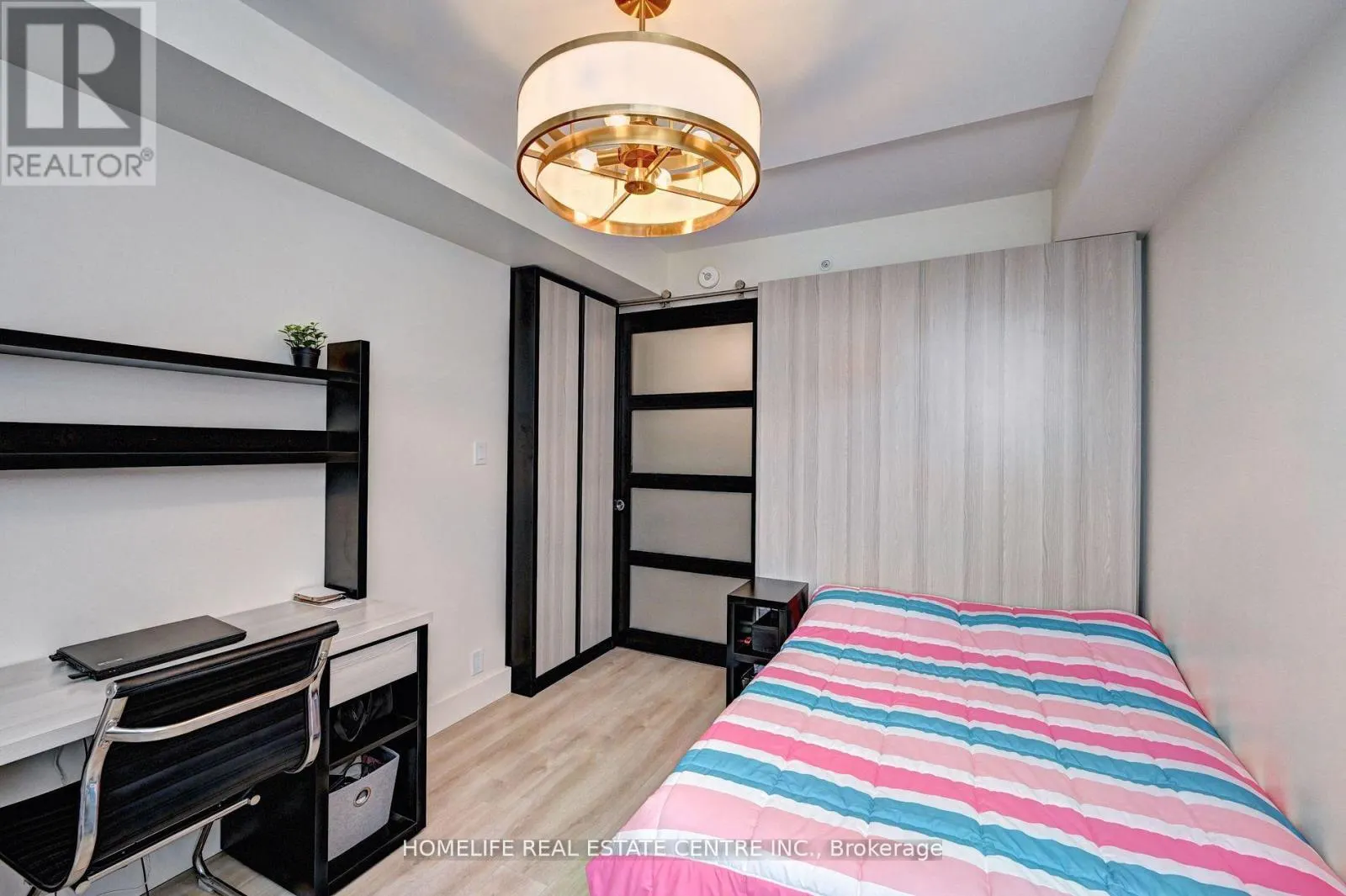 730 - 145 COLUMBIA STREET W