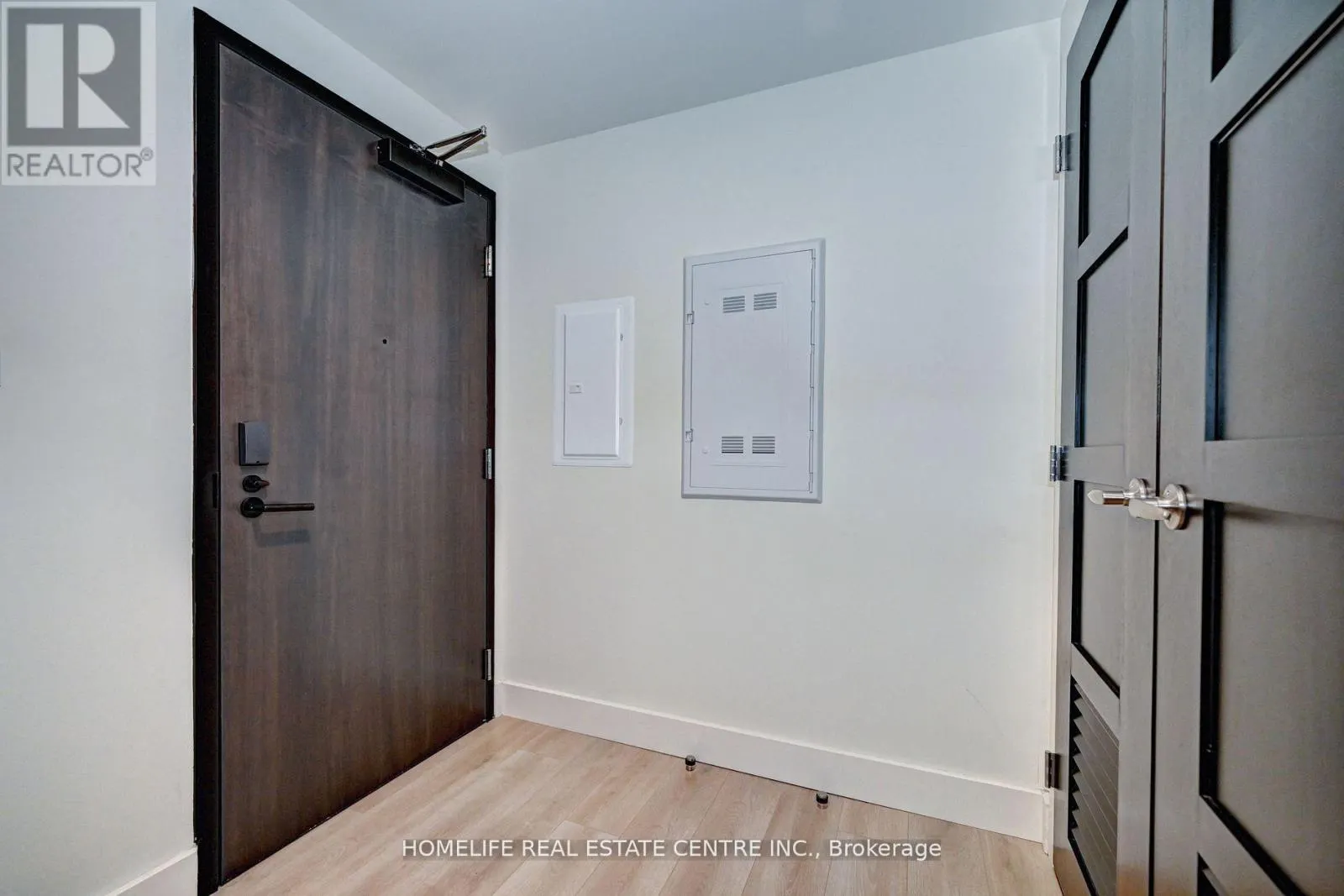 730 - 145 COLUMBIA STREET W