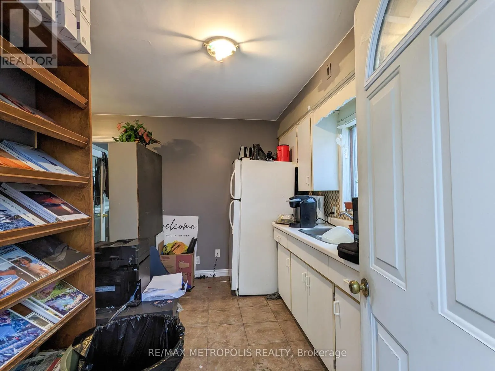 533 CHRISTINA STREET N