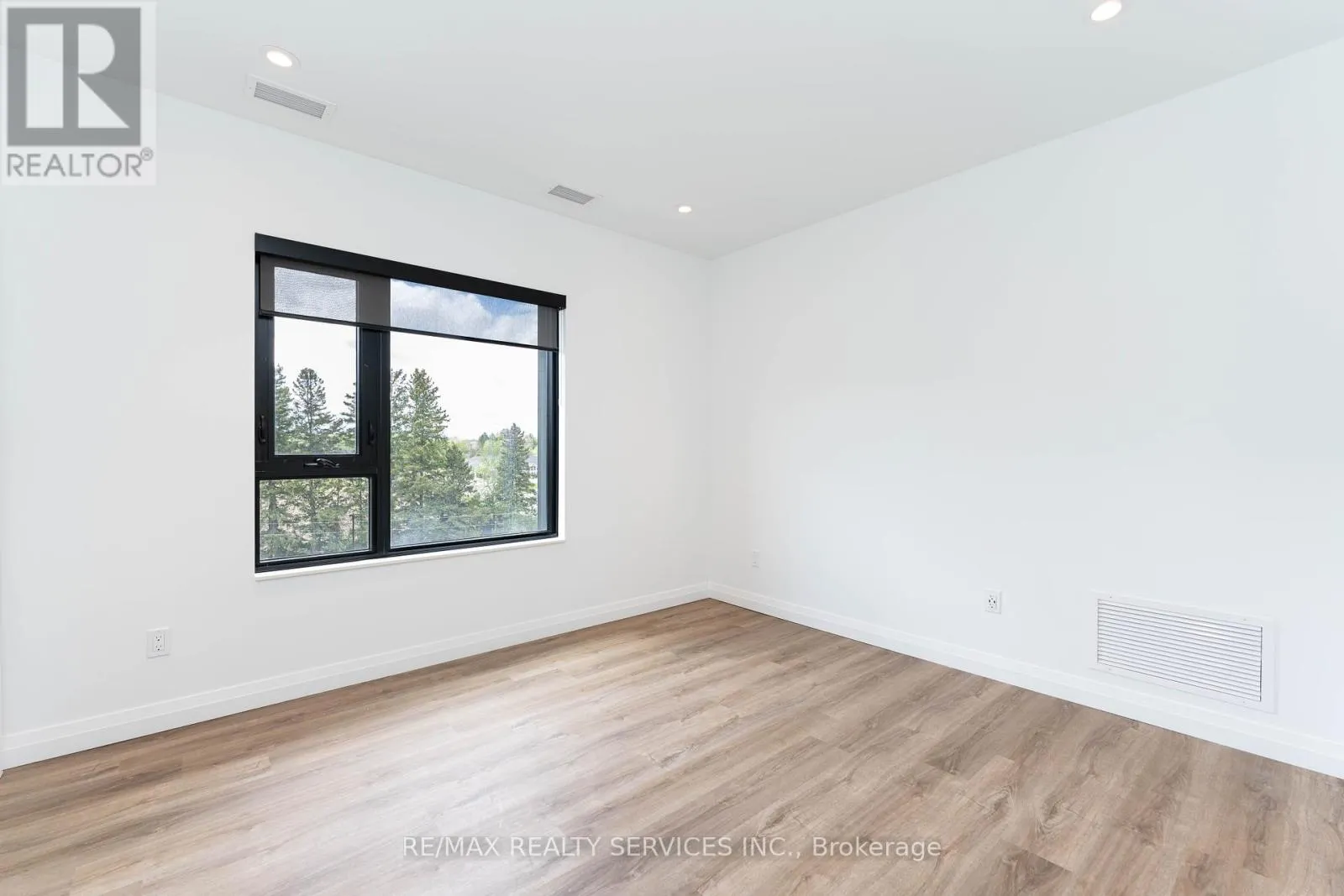 402 - 525 NEW DUNDEE ROAD