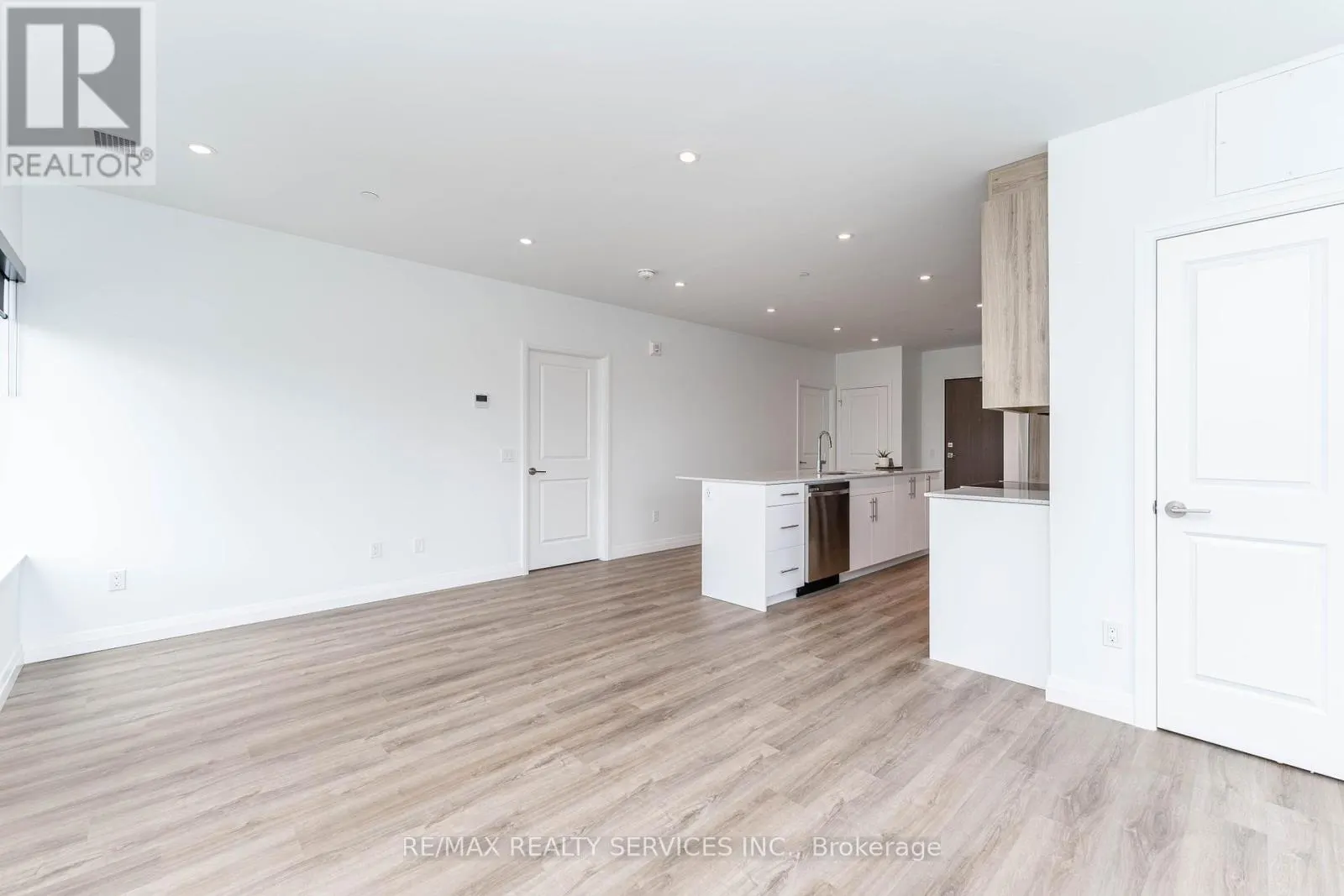 402 - 525 NEW DUNDEE ROAD