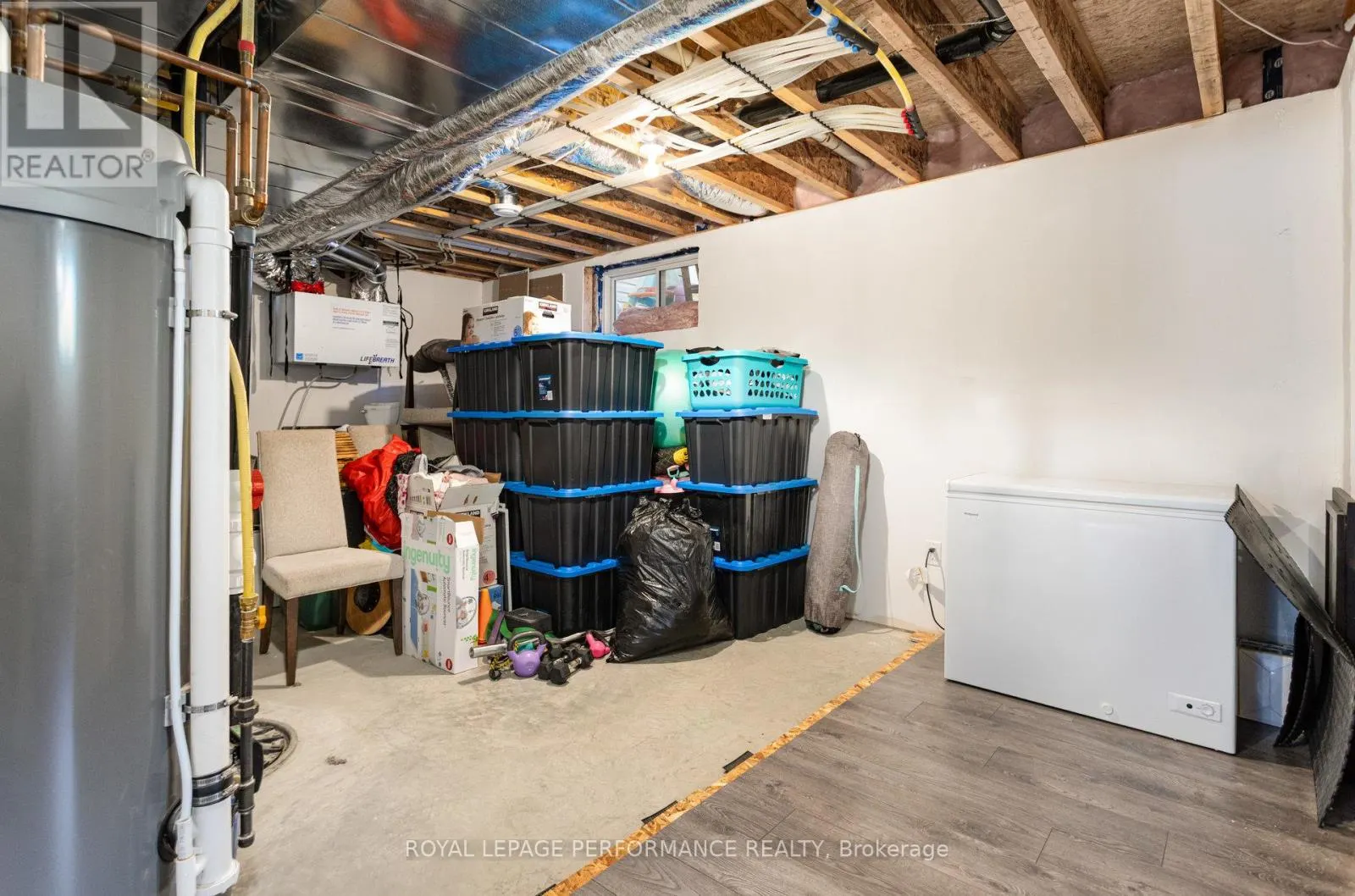 242 ROXANNE STREET