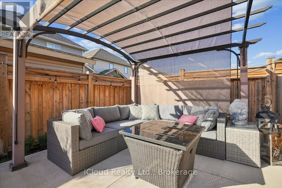 136 DUNROBIN LANE