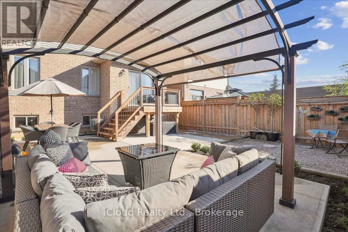 136 DUNROBIN LANE