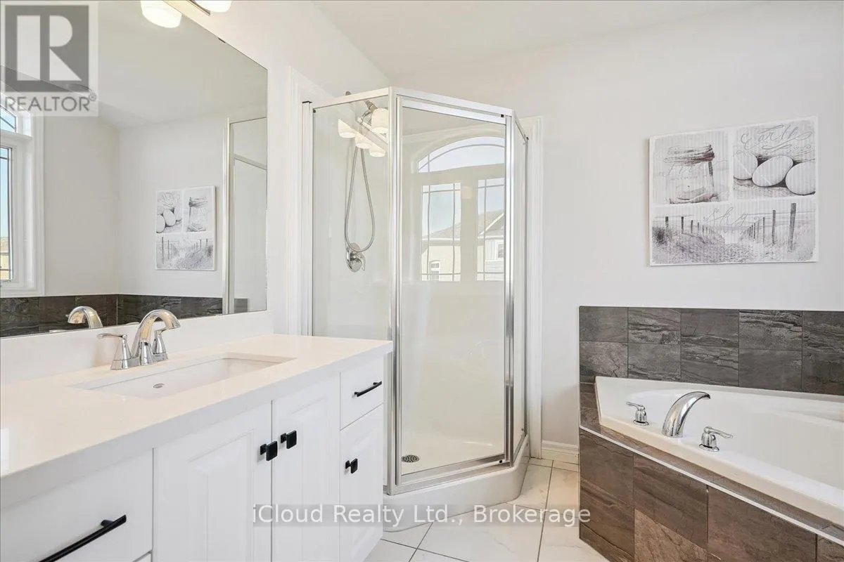 136 DUNROBIN LANE