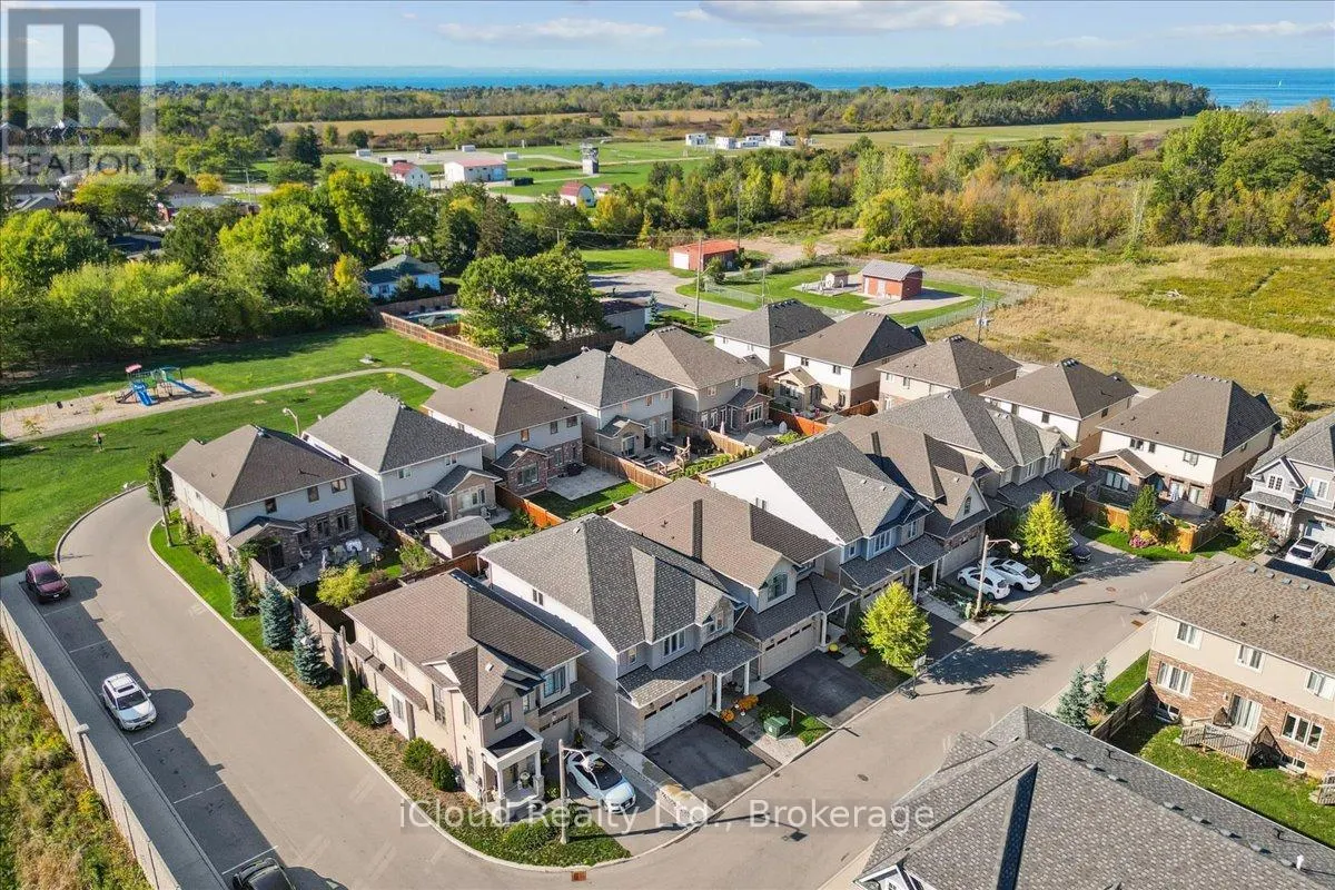 136 DUNROBIN LANE