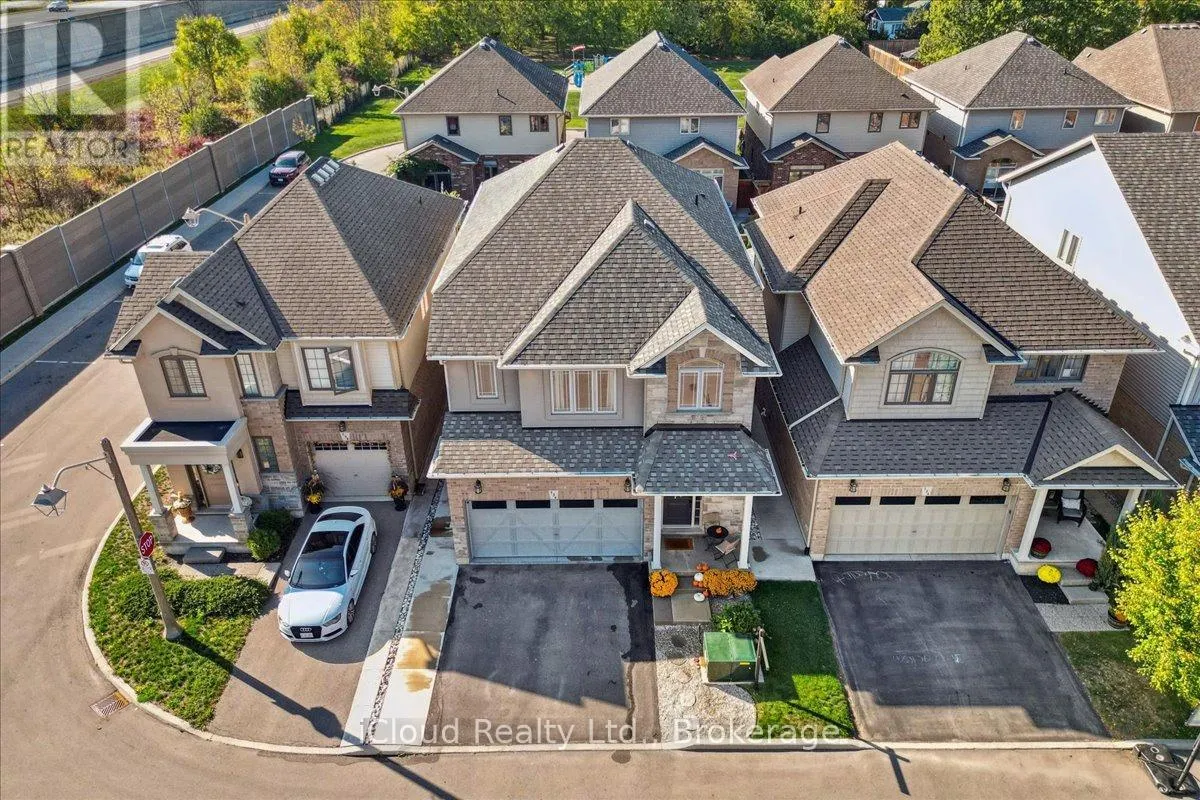 136 DUNROBIN LANE