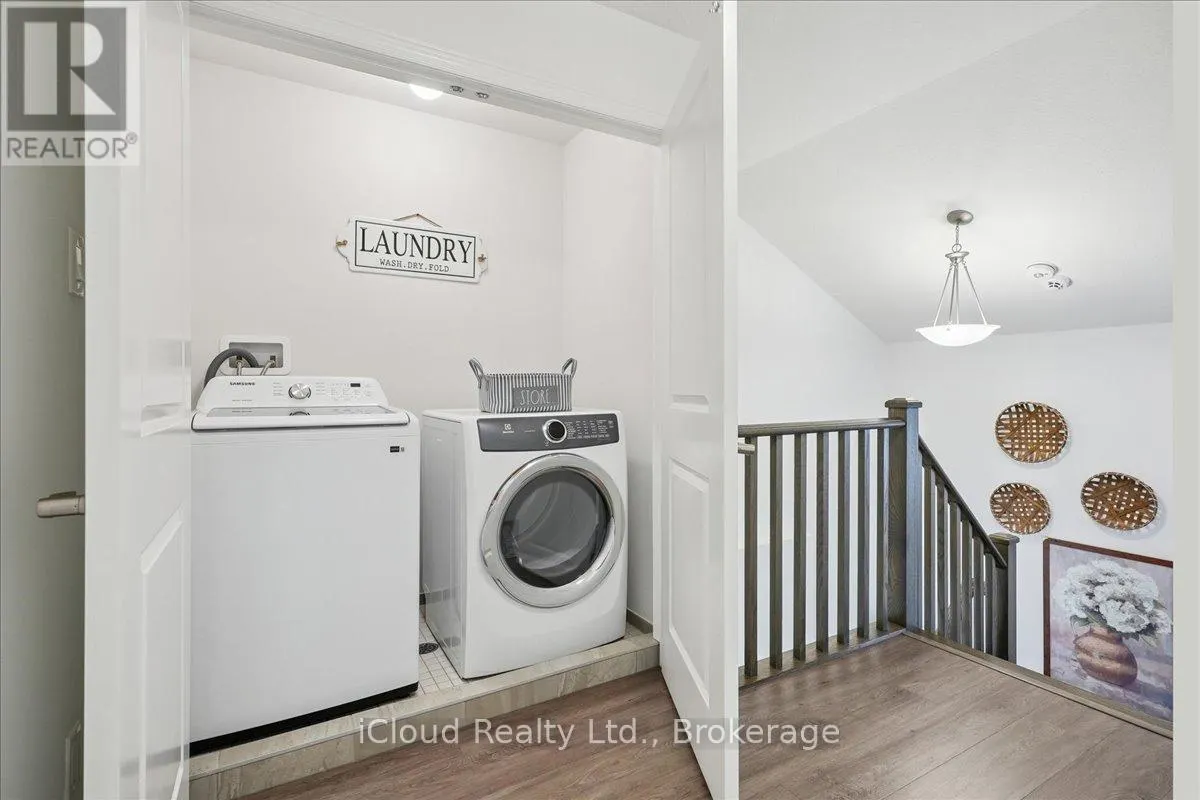136 DUNROBIN LANE