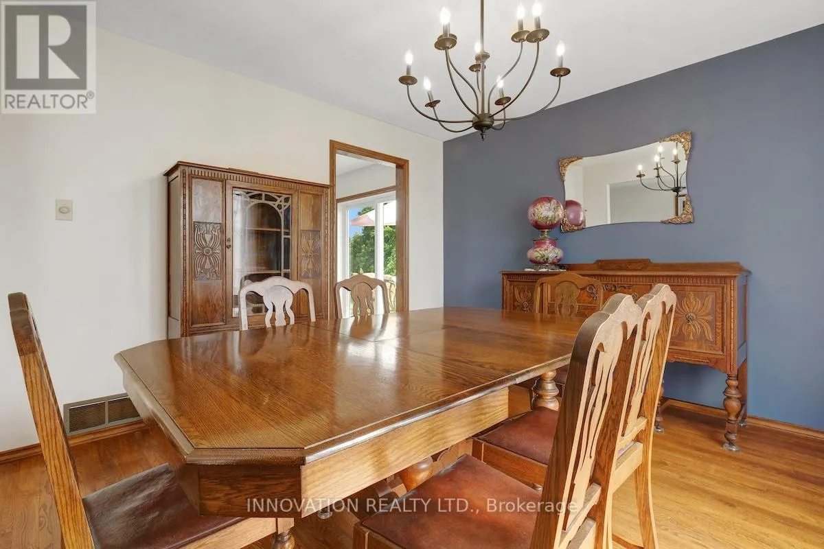 1565 LINDSAY ROAD