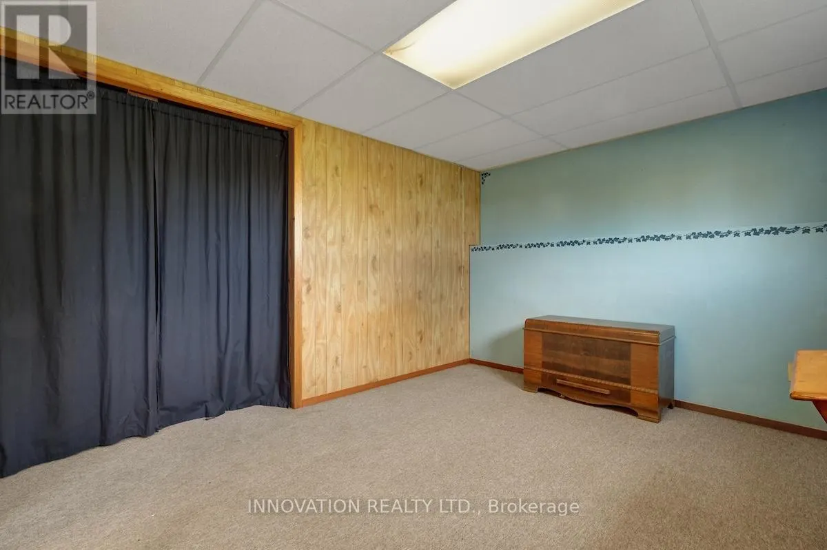 1565 LINDSAY ROAD