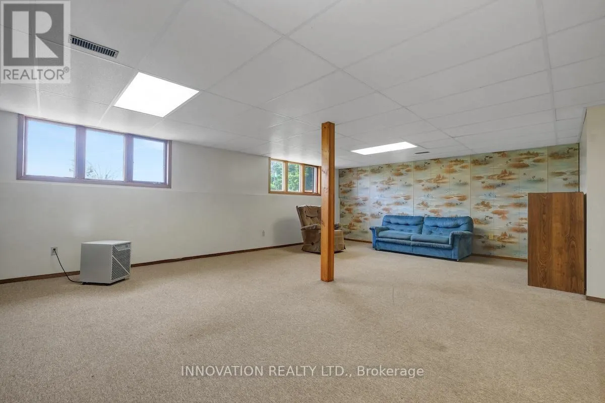 1565 LINDSAY ROAD