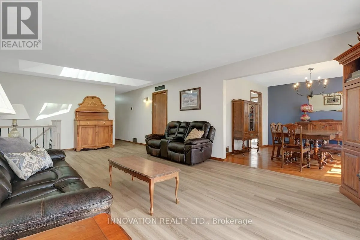 1565 LINDSAY ROAD