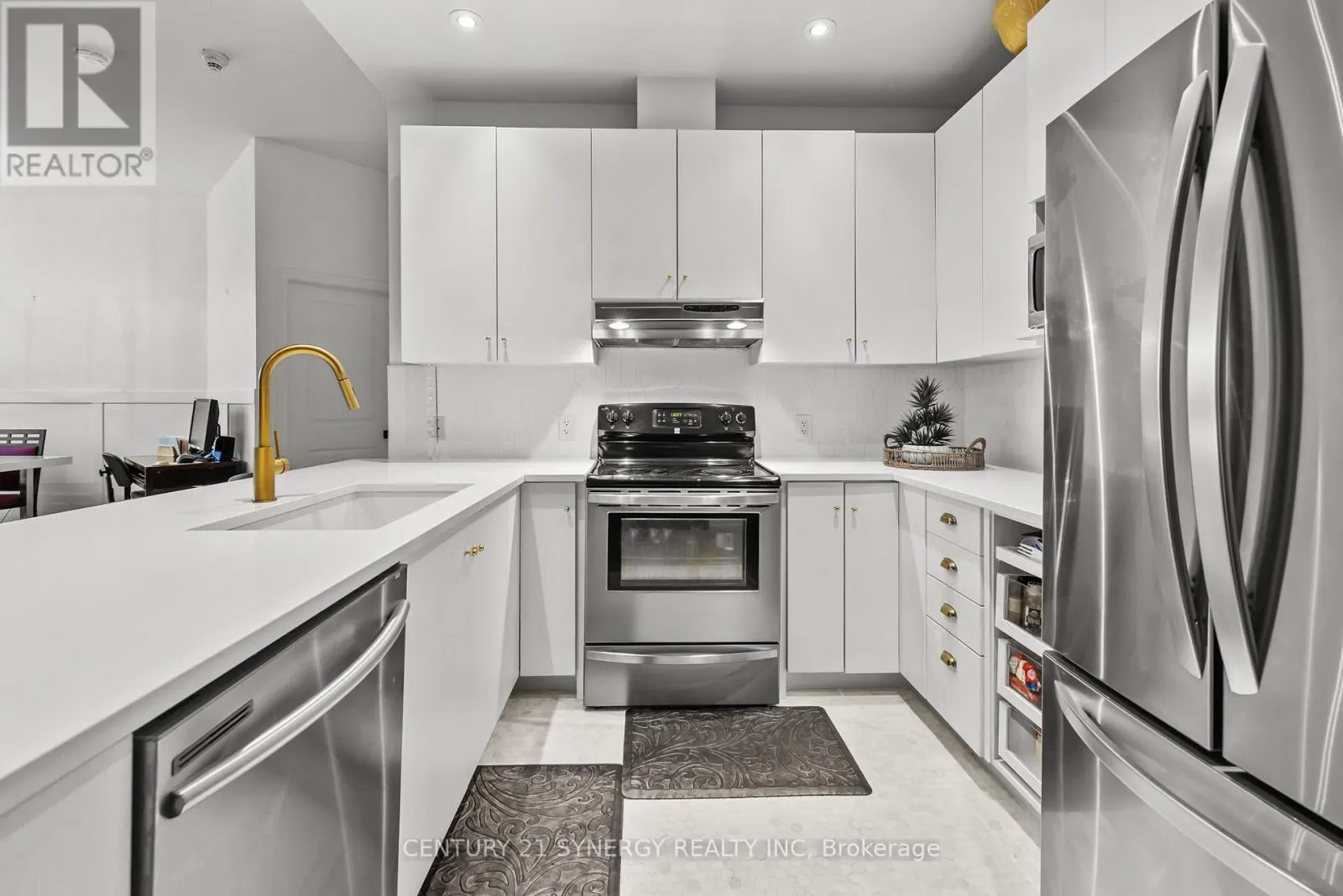 203 - 500 CLARIDGE DRIVE