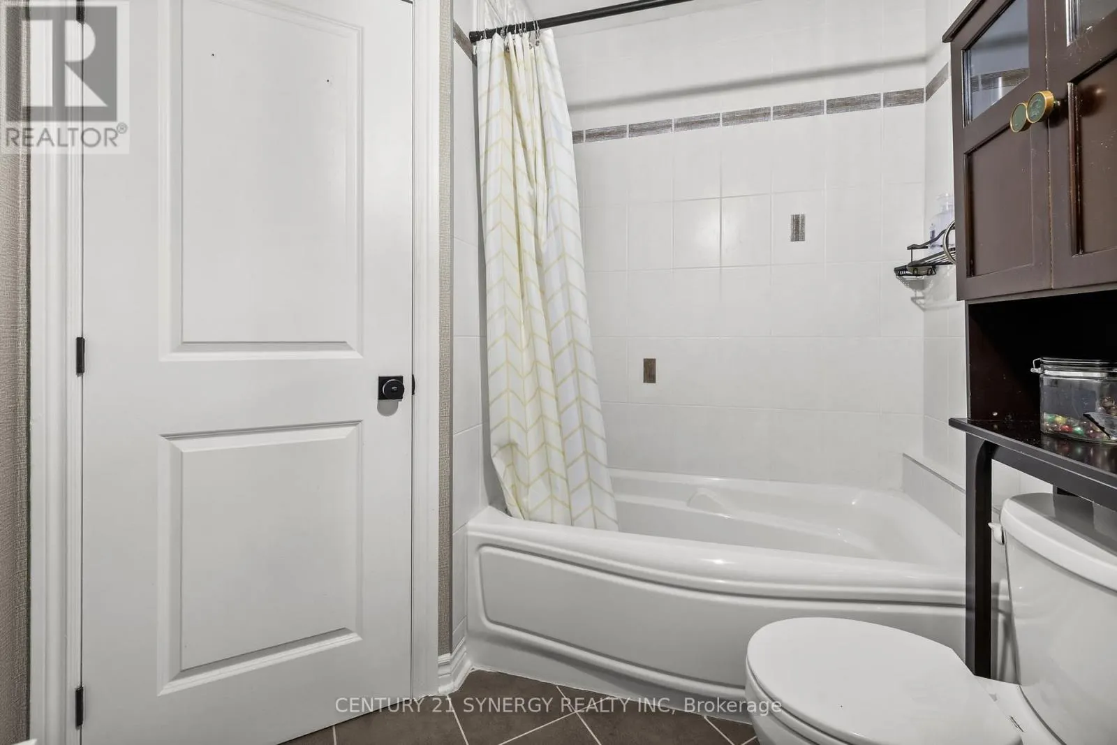 203 - 500 CLARIDGE DRIVE