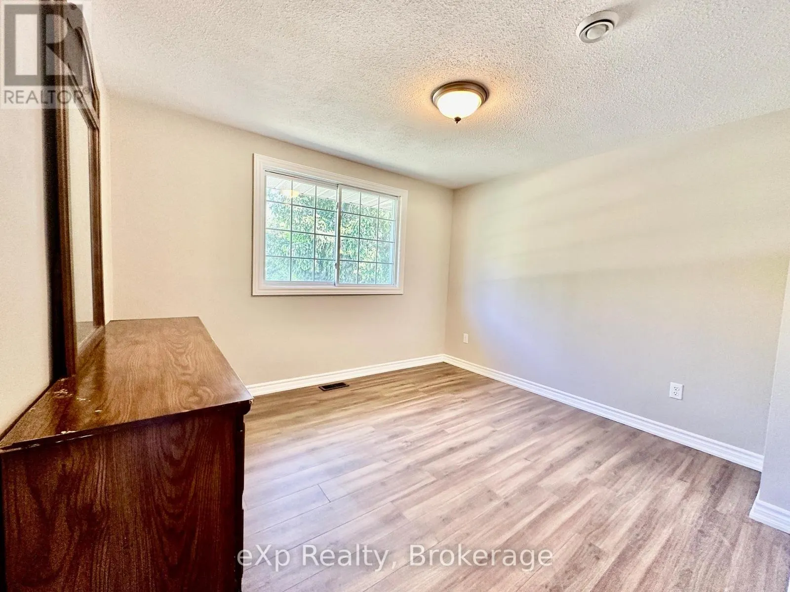129 WESTFALL CRESCENT